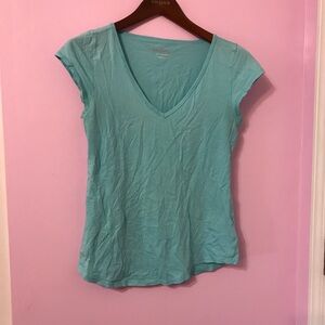 Lilly Pulitzer Light Blue V-Neck top size medium